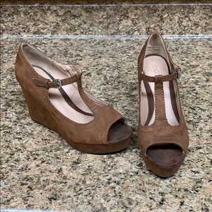 Suede brown wedges